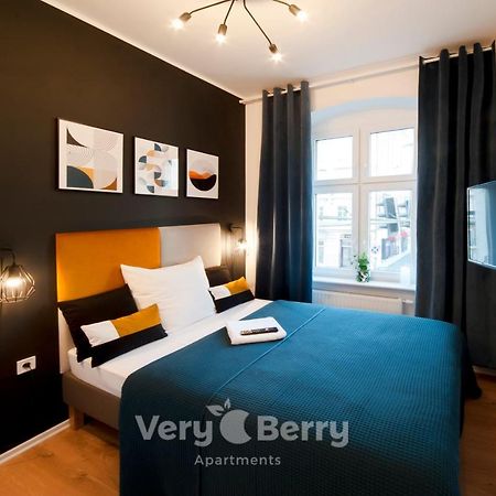 بوزنان Very Berry - Glogowska 35A - Mtp Apartments - Self Check In 24H المظهر الخارجي الصورة