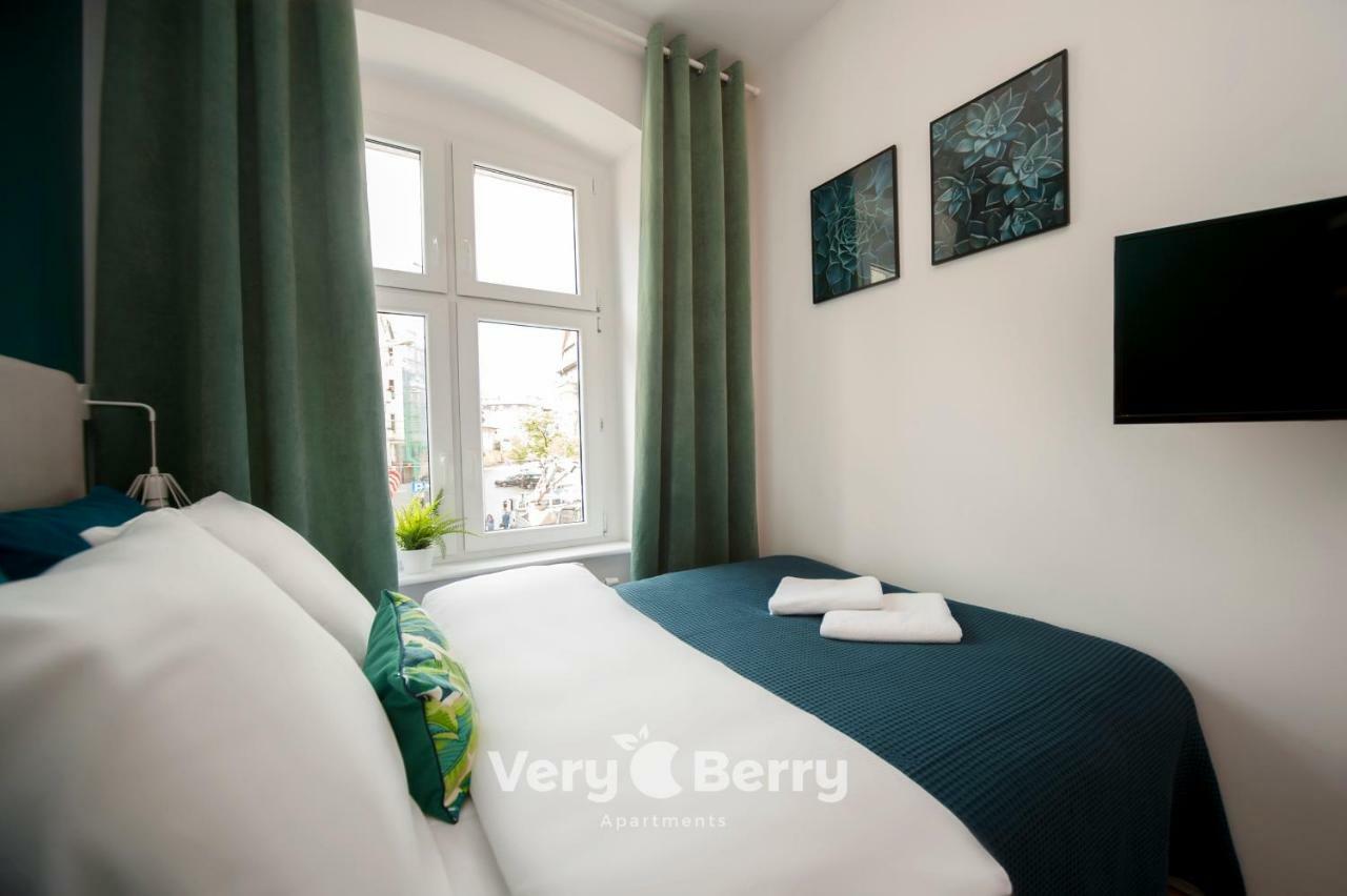 بوزنان Very Berry - Glogowska 35A - Mtp Apartments - Self Check In 24H المظهر الخارجي الصورة