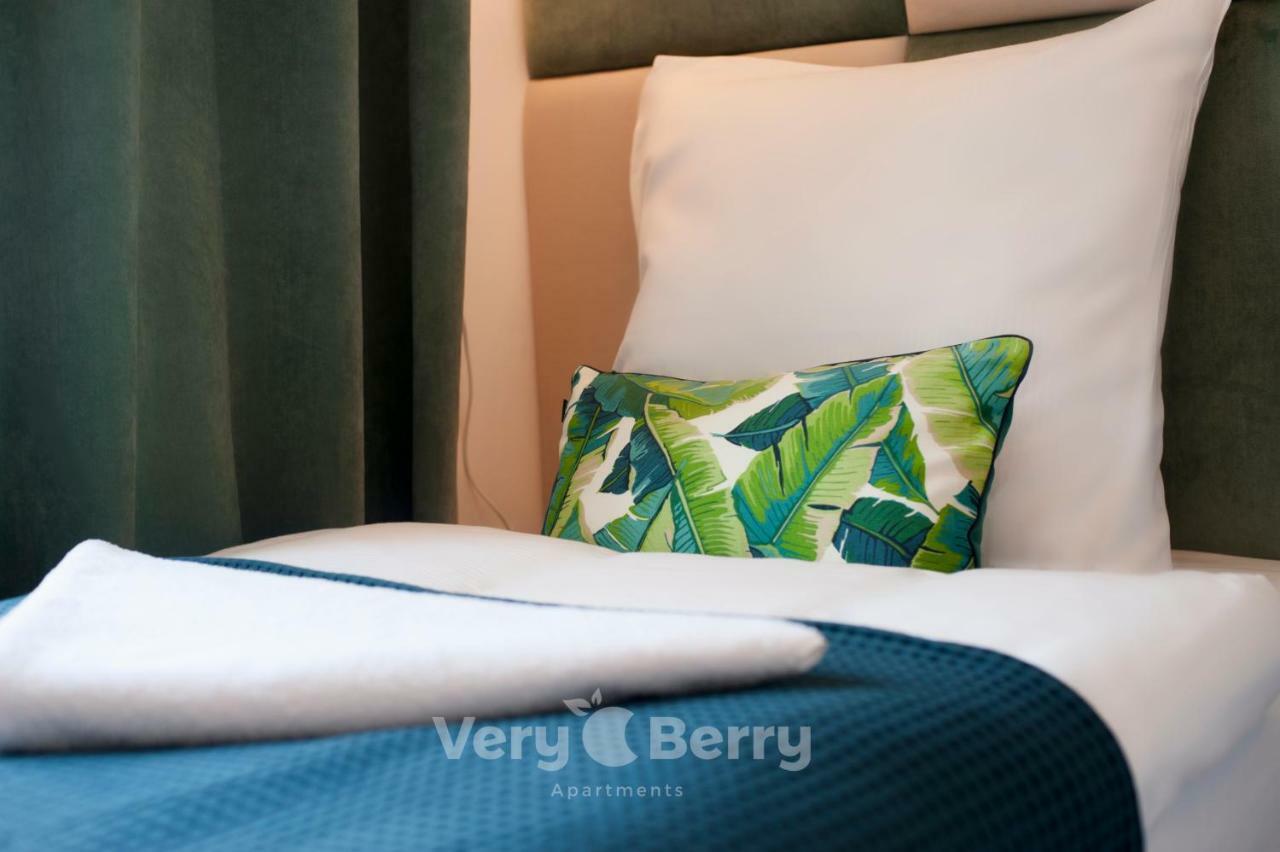 بوزنان Very Berry - Glogowska 35A - Mtp Apartments - Self Check In 24H المظهر الخارجي الصورة