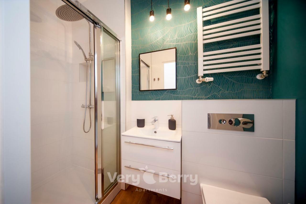 بوزنان Very Berry - Glogowska 35A - Mtp Apartments - Self Check In 24H المظهر الخارجي الصورة