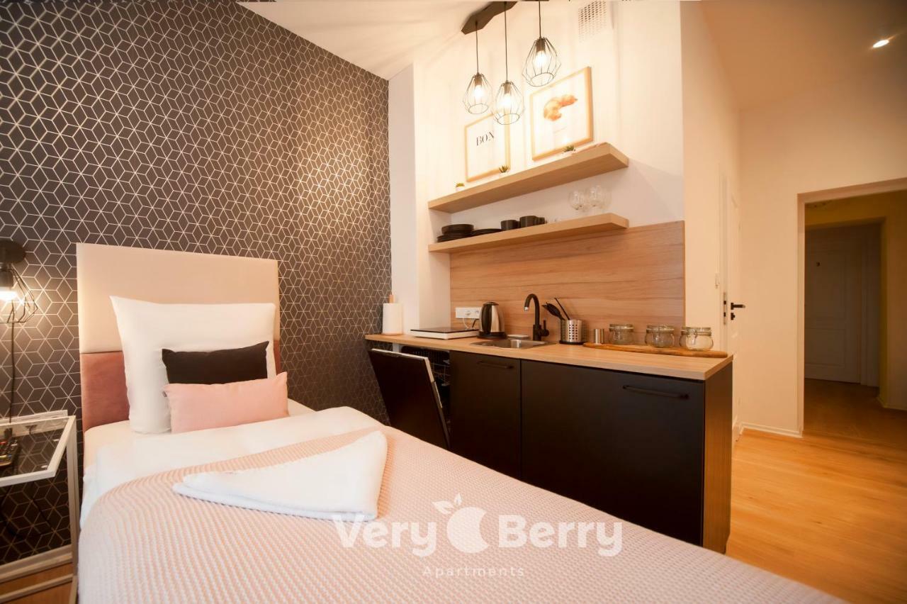 بوزنان Very Berry - Glogowska 35A - Mtp Apartments - Self Check In 24H المظهر الخارجي الصورة
