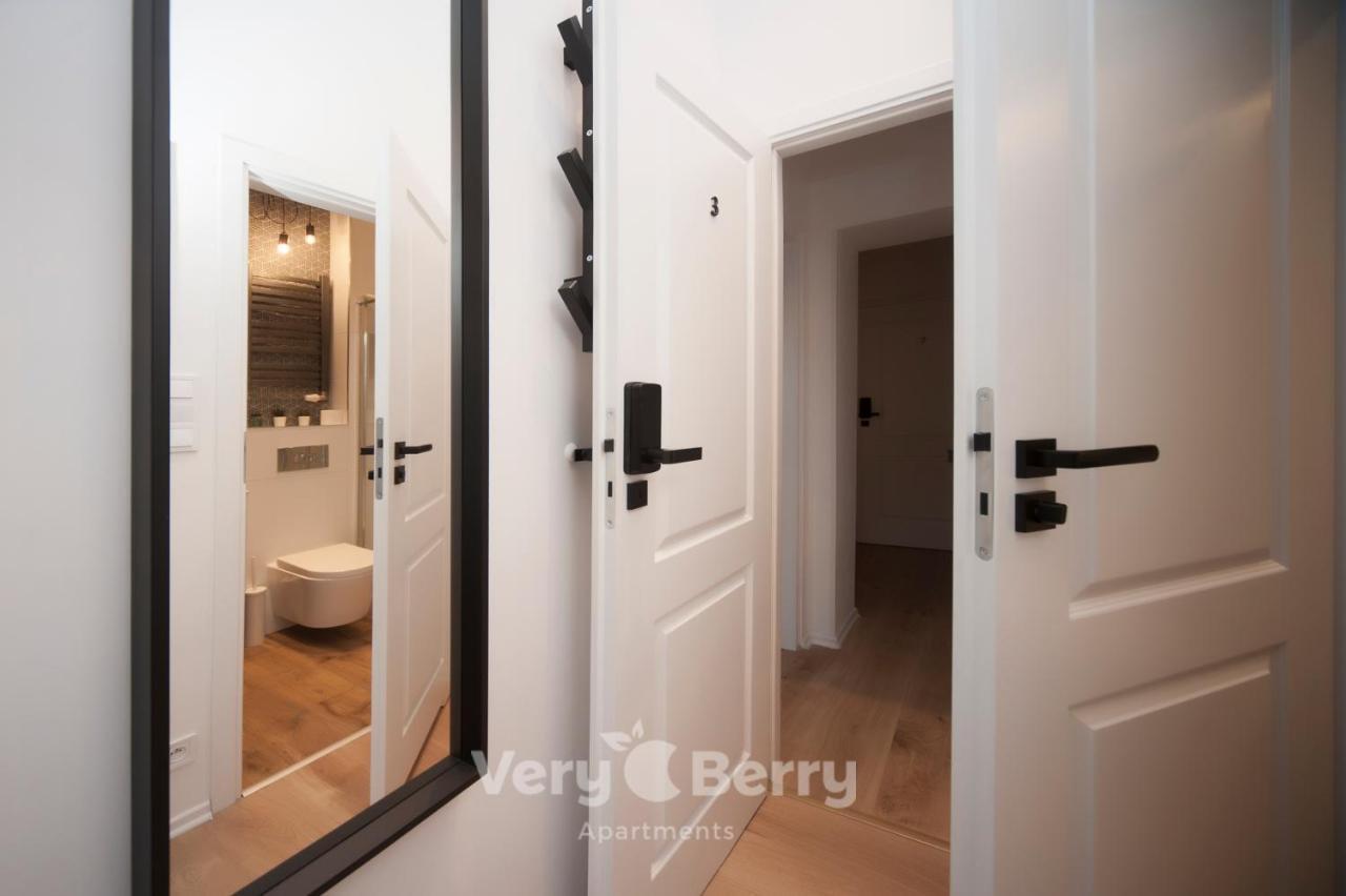 بوزنان Very Berry - Glogowska 35A - Mtp Apartments - Self Check In 24H المظهر الخارجي الصورة