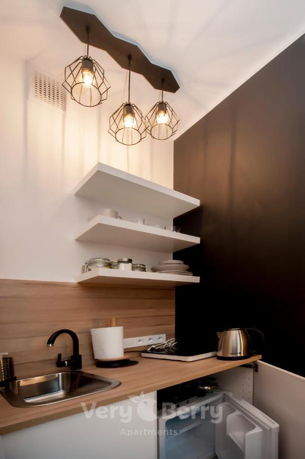 بوزنان Very Berry - Glogowska 35A - Mtp Apartments - Self Check In 24H المظهر الخارجي الصورة
