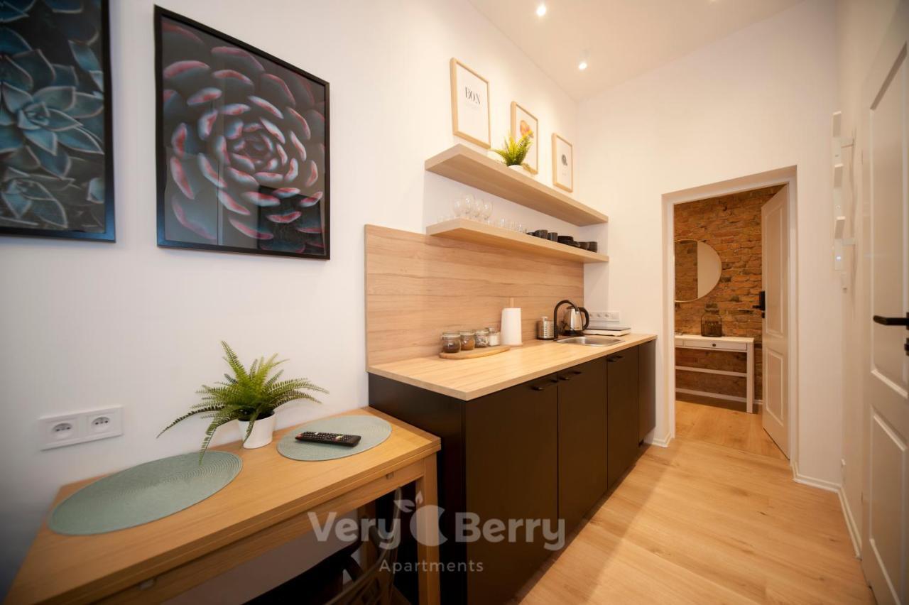 بوزنان Very Berry - Glogowska 35A - Mtp Apartments - Self Check In 24H المظهر الخارجي الصورة