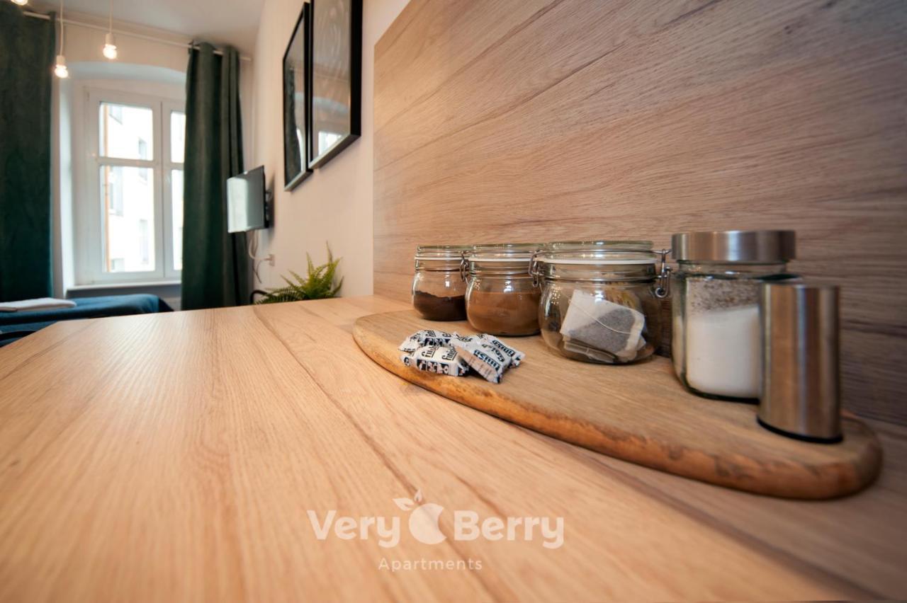 بوزنان Very Berry - Glogowska 35A - Mtp Apartments - Self Check In 24H المظهر الخارجي الصورة