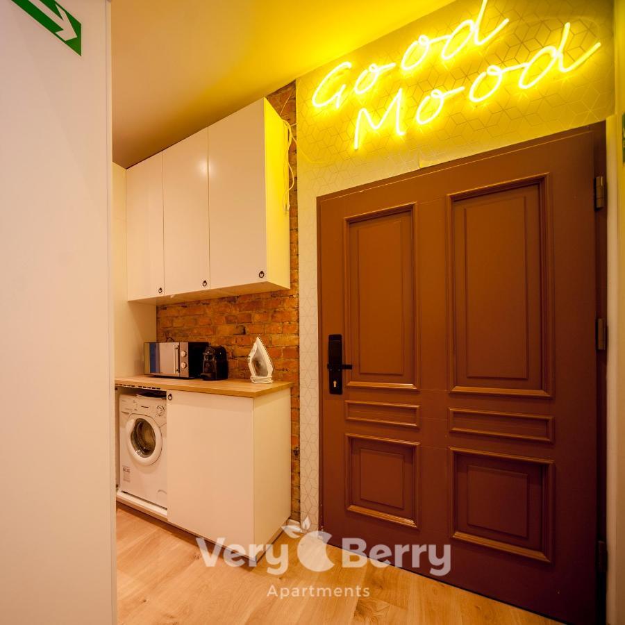 بوزنان Very Berry - Glogowska 35A - Mtp Apartments - Self Check In 24H المظهر الخارجي الصورة