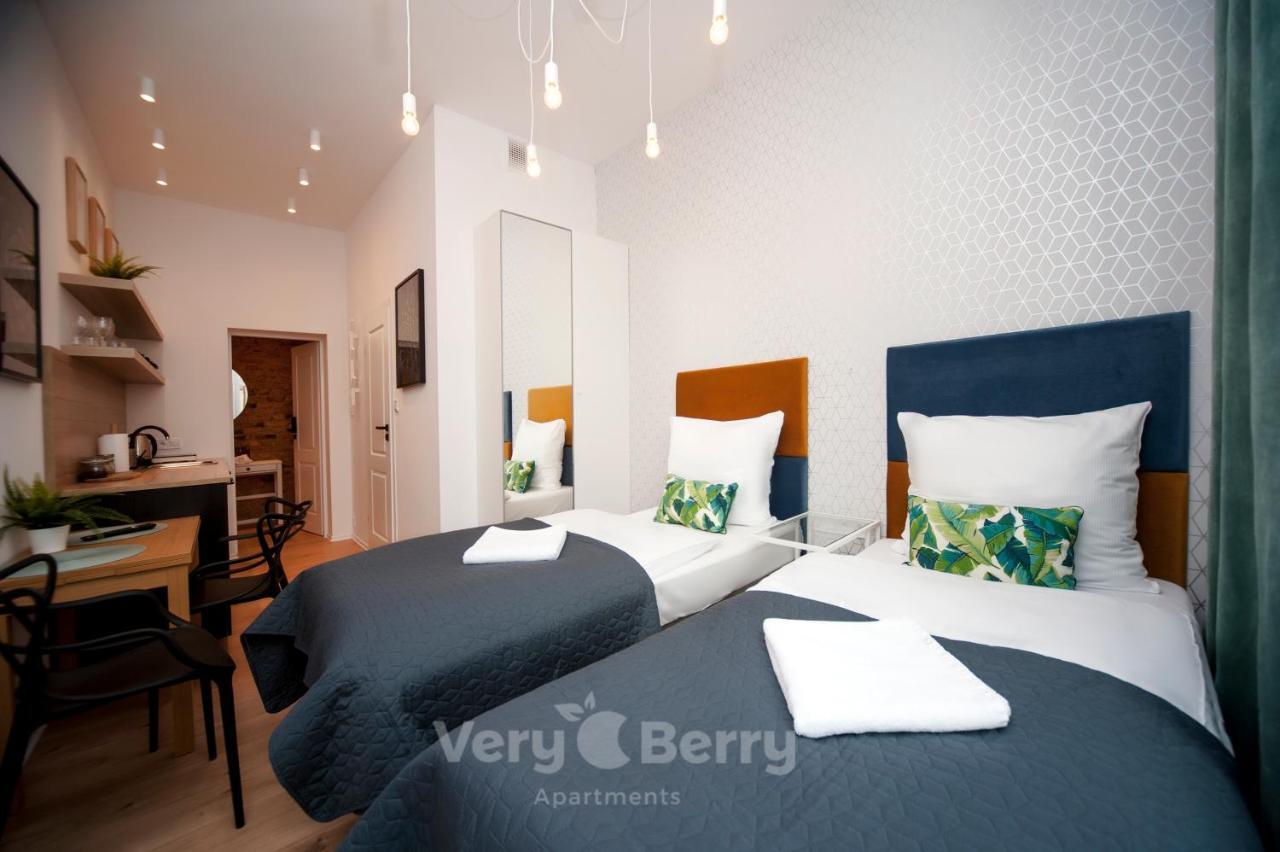 بوزنان Very Berry - Glogowska 35A - Mtp Apartments - Self Check In 24H المظهر الخارجي الصورة