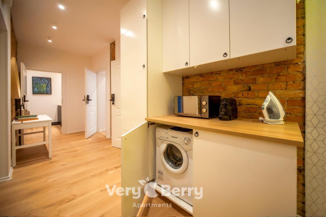 بوزنان Very Berry - Glogowska 35A - Mtp Apartments - Self Check In 24H المظهر الخارجي الصورة